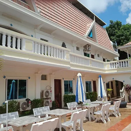 Carmel Boutique Hotel