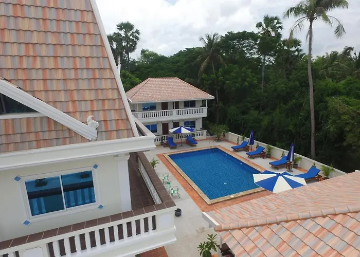 Carmel Boutique Hotel 3*