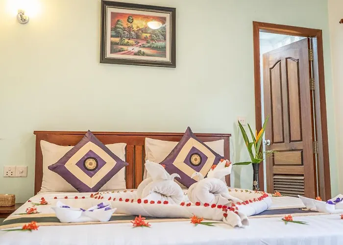 Carmel Boutique Hotel 3*