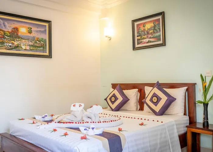 Carmel Boutique Hotel 3*