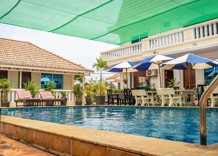Carmel Boutique Hotel